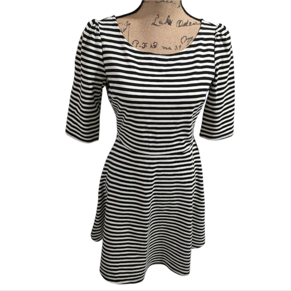 Pixley Black White Fit n Flare Dress with Puff Sleeves and Bateau Neckline Med